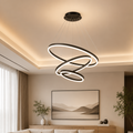 Závesný LED luster s diaľkovým ovládačom CASIANA 85 W, 3 kruhy, studené/cieple/neuterálne svetlo, dimovateľný, čierny, nastaviteľná výška