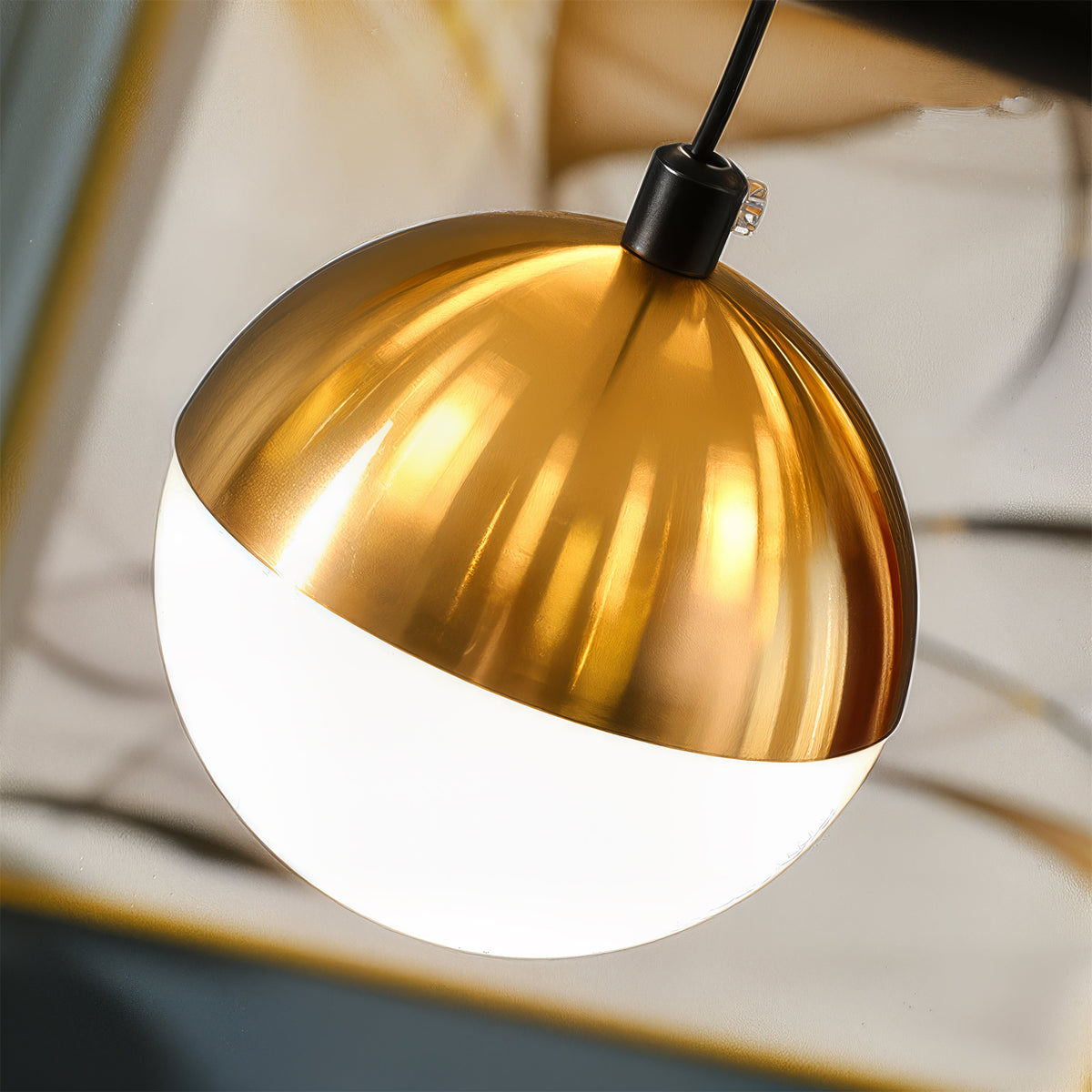 Lustră Suspendată LED Acril Aurion 29W cu Telecomandă, Dimabilă, Negru Auriu, Metal și Acril