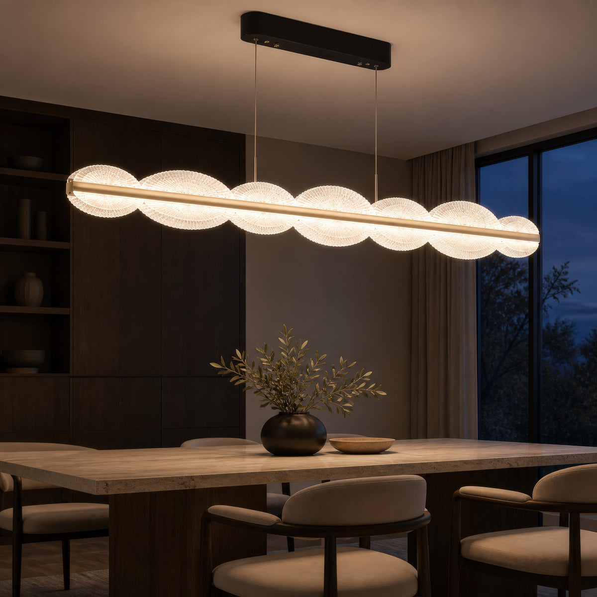 Lustra LED suspendata cu Telecomanda ISOTTA 105W, lumina Rece/Calda/Neutra 3000K/4000K/6000K, Dimabila,Inaltime Reglabila, Negru si Argintiu, Metal si Cristal